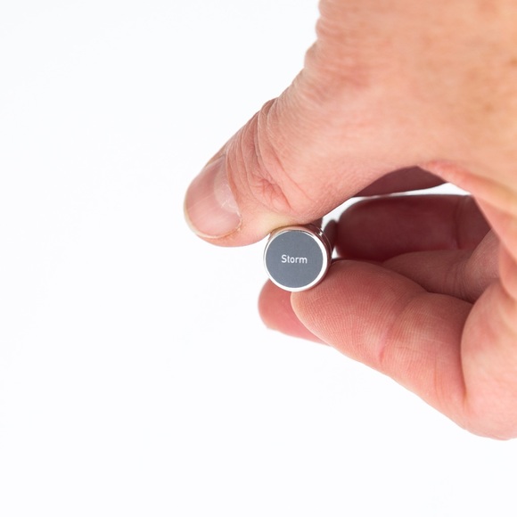 Mally Shadow Stick Extra eye shadow stick in storm - shimmer (silver) - Picture 2 of 7